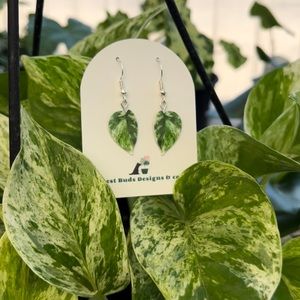 Handmade by me Pothos "Marble Queen" Dangle Plant Leaf Earrings